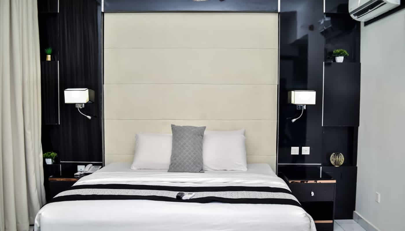 movana-hotel-deluxe-room-edited